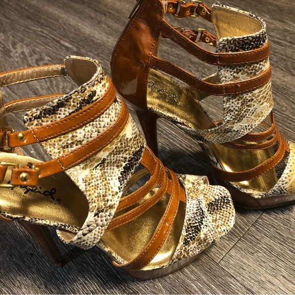 Qupid brand gladiator style heels!! - Picture 3 of 6